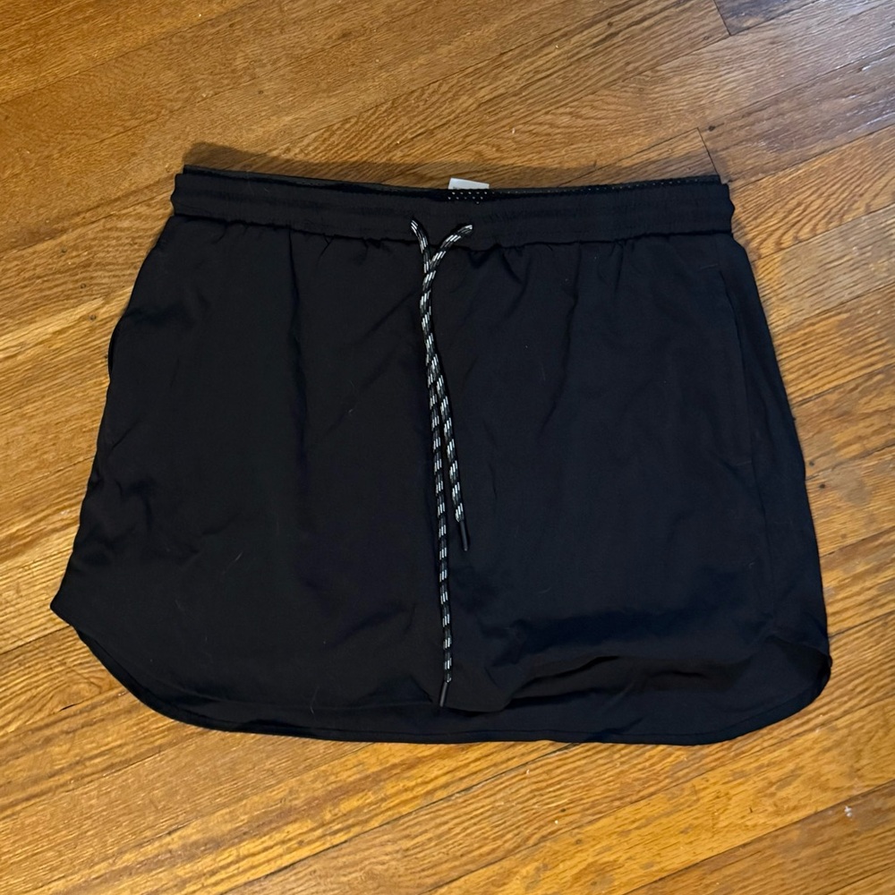 Black Women's Skort (built in shorts) Size Medium